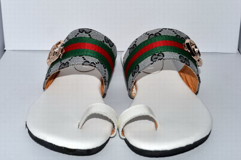 Gucci Slippers Woman--143